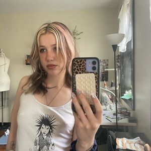 Meet your Posher, Mina